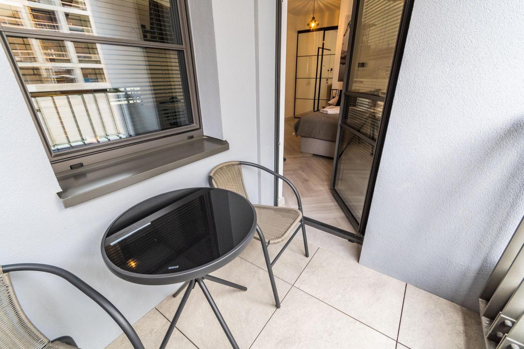 Doki Studio Stocznia By Grand Apartments Gdansk Exterior photo